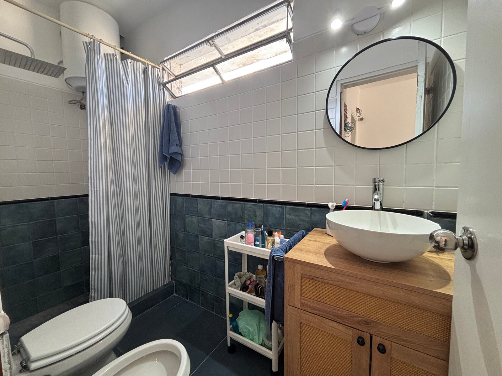 Baño reformado en La Blanqueada, Montevideo — Dr. House