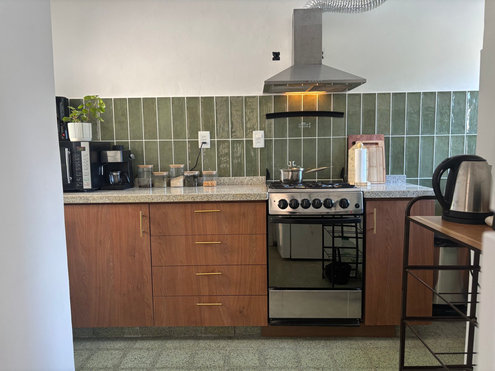 Cocina reformada por Dr. House en La Blanqueada